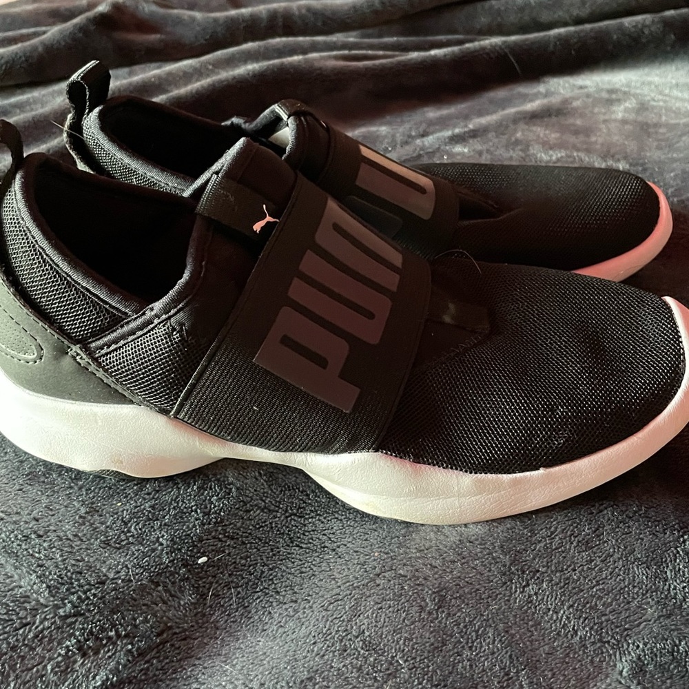 Women’s Puma Slip on Sneakers